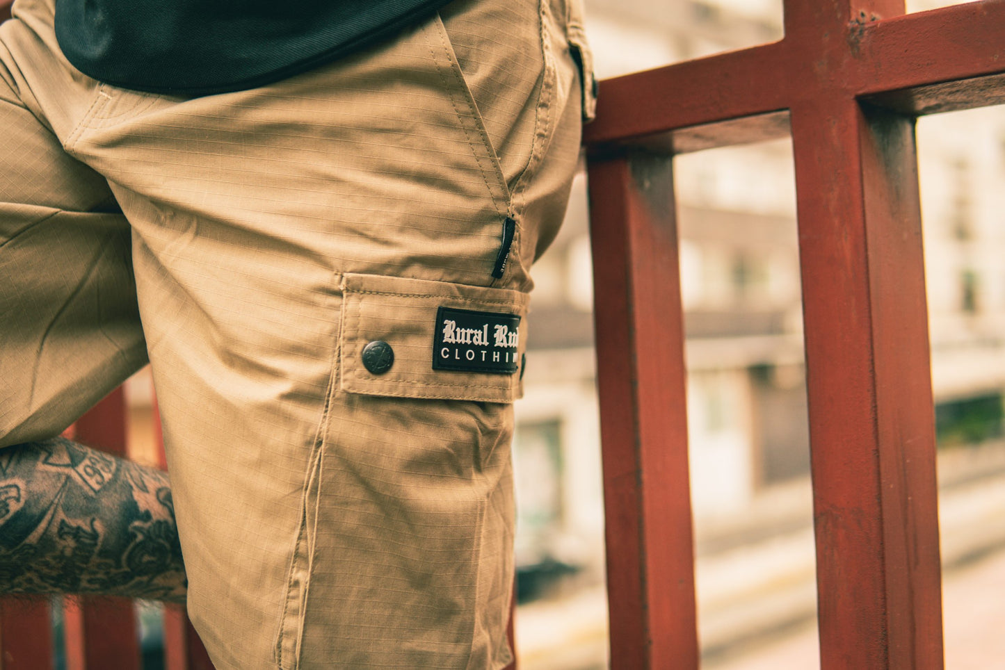 PANTALON CORTO BEIGE