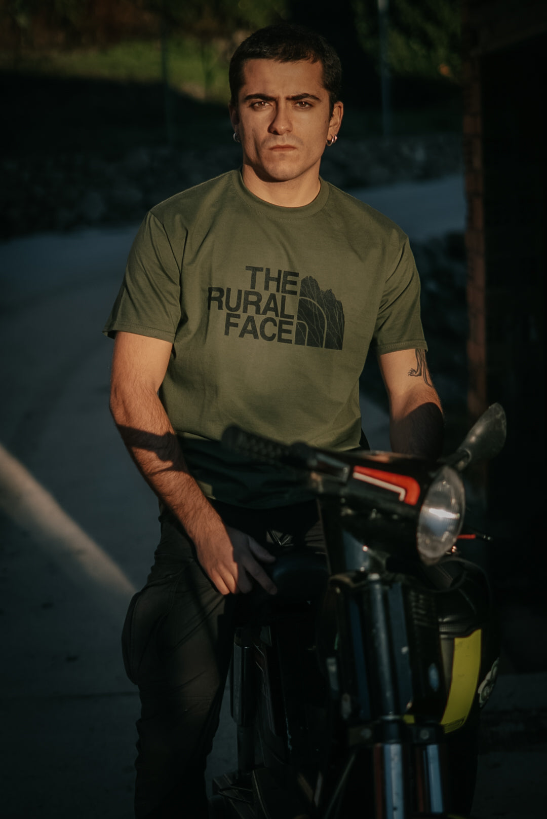 THE RURAL FACE (VERDE)